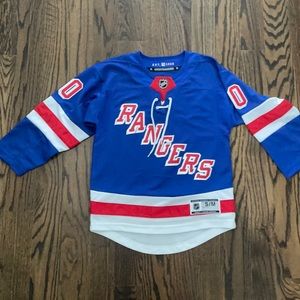 Boys Rangers Jersey S/M 10 Panarin
